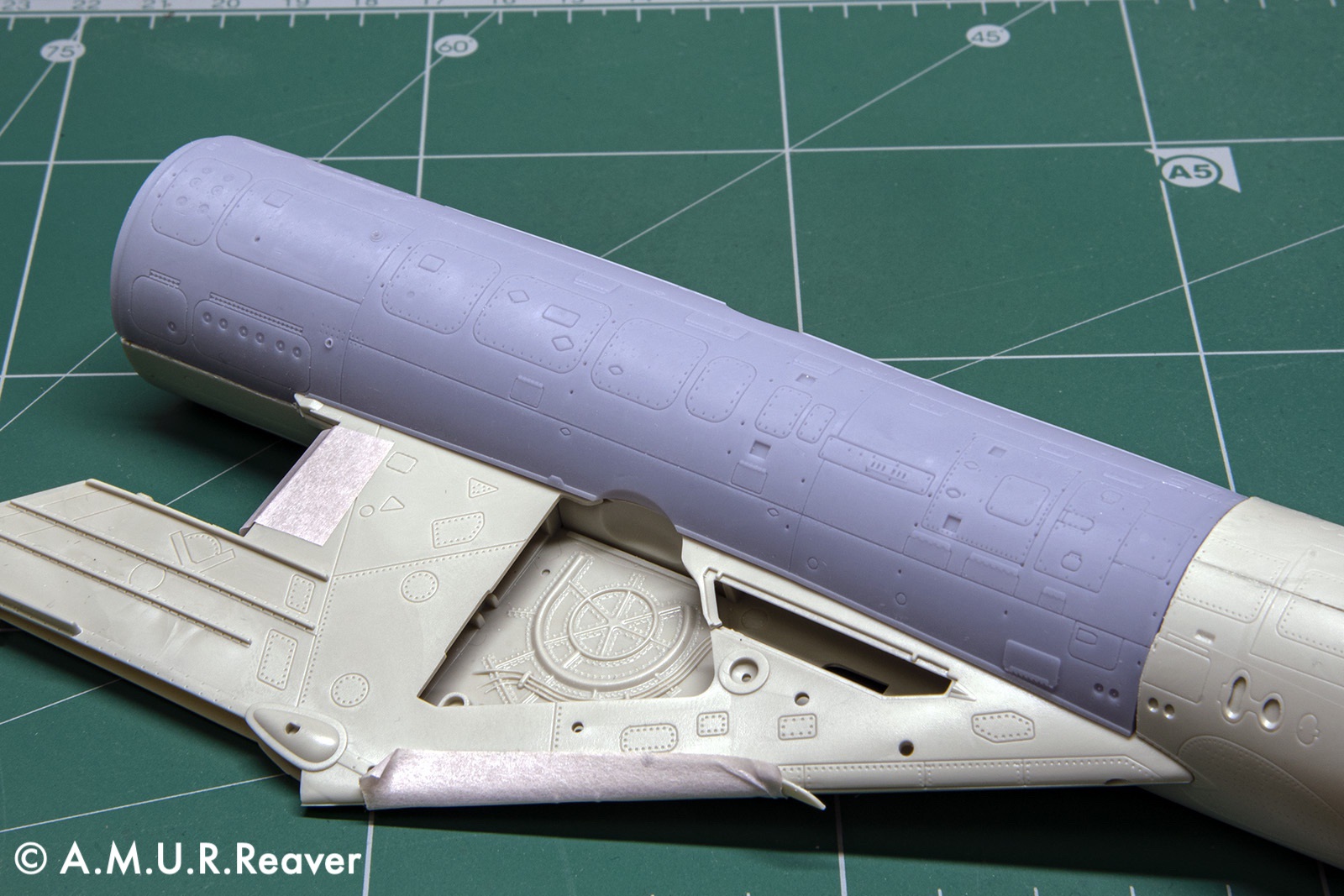Дополнения из смолы 1/48 Набор для коррекции нижней части фюзеляжа Су-17М4/Су-22М4 (A.M.U.R.Reaver)