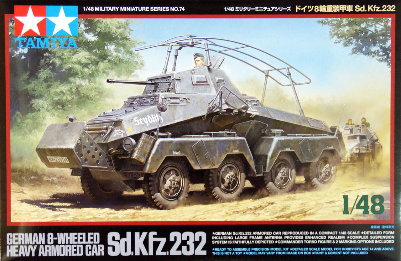 Сборная модель 1/48 Немецкий восьмиколесный БТР Sd.Kfz.232 с одной фигурой (Tamiya)