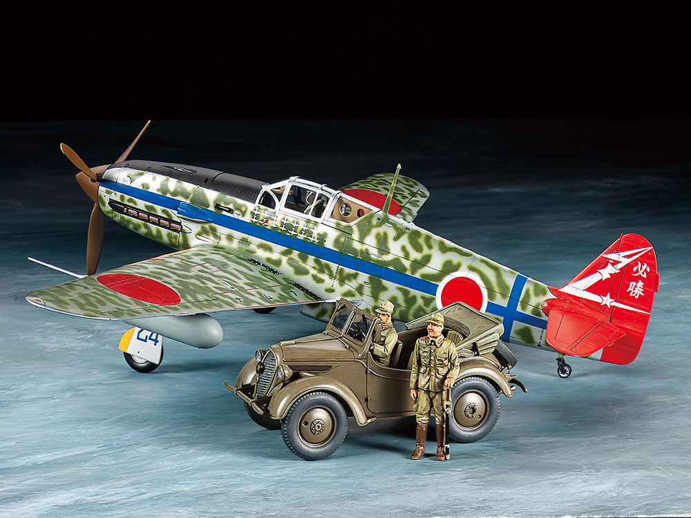 Сборная модель 1/48 Kawasaki Ki-61-Id Hien (Tony)  & 4x4 Light Vehicle Kurogane Set (Tamiya)