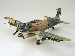 Сборная модель 1/48 Douglas A-1J Skyraider USAF (Tamiya)