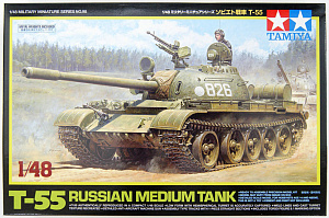 Сборная модель 1/48 Советский средний танк Т-55 с фигурой командира (Tamiya)
