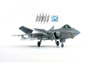 Сборная модель 1/72 Китайский истребитель-невидимка Chengdu J-20 (Dream Model)