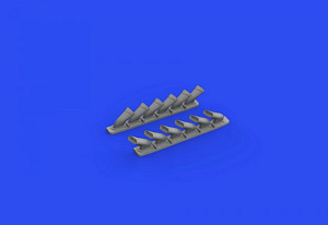 Дополнения из смолы 1/48 Выхлопные патрубки (six-stacks fishtai)  Supermarine Spitfire Mk.V (Eduard)