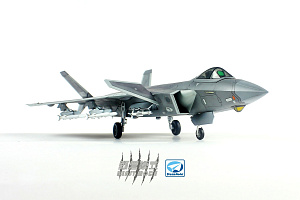 Сборная модель 1/72 Китайский истребитель-невидимка Chengdu J-20 (Dream Model)