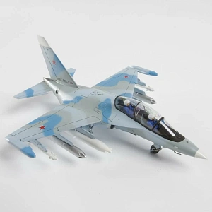 Сборная модель 1/72 Российский учебно-боевой самолет "Як-130" (Zvezda)