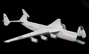 Сборная модель 1/144 Советский транспортный самолёт АН-225 «МРИЯ» (Zvezda)