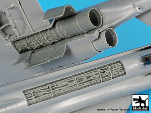 Дополнения из смолы 1/72 McDonnell F-4J Phantom engines and spine detail (Academy kits)