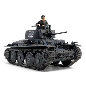 Сборная модель 1/48 Немецкий танк Panzerkampfwagen 38(t) Ausf.E/F с фигурой танкиста (Tamiya)