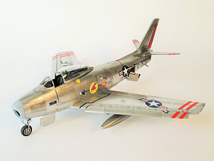 Сборная модель 1/48 North-American F-86A Sabre Advanced kit (Clear Prop)