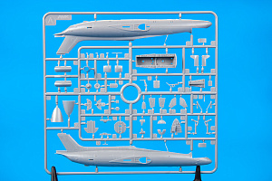 Сборная модель 1/72 Aero L-29 Delfin ProfiPACK edition (Eduard kits)