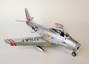 Сборная модель 1/48 North-American F-86A Sabre Advanced kit (Clear Prop)