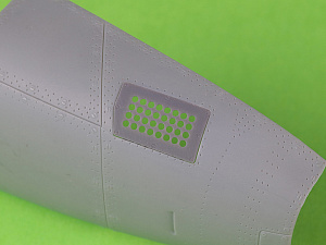 Дополнения из смолы 1/32 P-51 Mustang — крышка воздушного фильтра карбюратора (Tamiya)