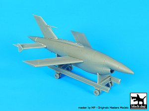 Дополнения из смолы 1/72 AQM-34 Firebee - реактивный разведывательный БПЛА + тележка (Blackdog)