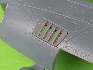 Дополнения из смолы 1/72 P-51 Mustang — крышка воздушного фильтра карбюратора(RAF ver.B)(Eduard)