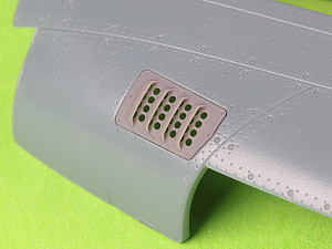 Дополнения из смолы 1/48 P-51 Mustang — крышка воздушного фильтра карбюратора (RAF ver.A) (Eduard)