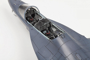 Сборная модель 1/48 Российский легкий штурмовик Як-130 (Zvezda)
