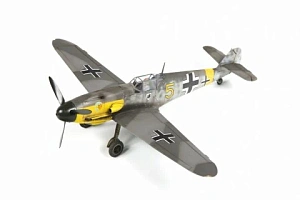 Сборная модель 1/48 Немецкий истребитель «Мессершмитт» BF-109 F2 (Zvezda)