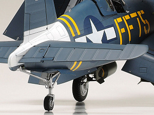 Сборная модель 1/32 Vought F4U-1D Corsair (Tamiya)