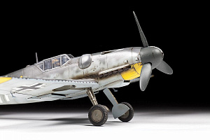 Сборная модель 1/48 Немецкий истребитель Мессершмитт BF-109G6  (Zvezda)