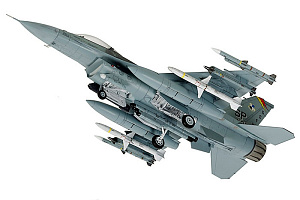 Сборная модель 1/72 Lockheed-Martin F-16CJ Fighting Falcon Block 50 (Tamiya)