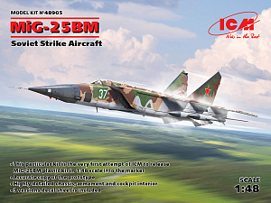 Сборная модель 1/48 Микоян МиГ-25БМ Советский ударный самолет (ICM)