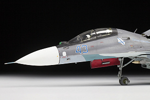 Сборная модель 1/72 Российский истребитель "СУ-30СМ" (Zvezda)