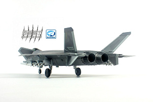 Сборная модель 1/72 Китайский истребитель-невидимка Chengdu J-20 (Dream Model)