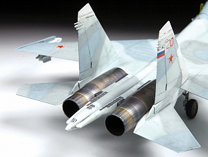 Сборная модель 1/72 Российский учебно-боевой самолет "Су-27УБ" (Zvezda)