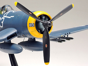 Сборная модель 1/32 Vought F4U-1D Corsair (Tamiya)