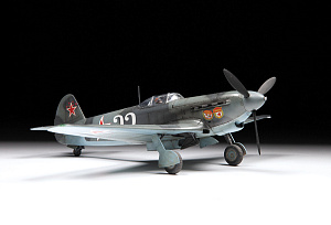 Сборная модель 1/48 Советский истребитель Як-9Д (Zvezda)