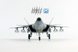 Сборная модель 1/72 Китайский истребитель-невидимка Chengdu J-20 (Dream Model)