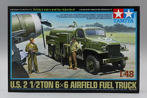 Сборная модель 1/48 Америкаский автомобиль-топливозаправщик 2,5 т, 6х6 (2 фигуры) (Tamiya)