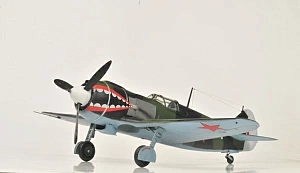 Сборная модель 1/48 Советский истребитель Ла-5 (Zvezda)