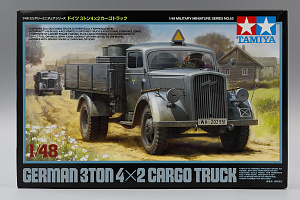 Сборная модель 1/48 Немецкий 3-х тонный грузовик 4х2, с фигурой водителя (Tamiya)