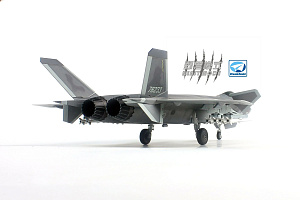 Сборная модель 1/72 Китайский истребитель-невидимка Chengdu J-20 (Dream Model)