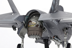 Сборная модель 1/72 Lockheed-Martin F-35B Lightning II (Tamiya)