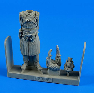 Дополнения из смолы 1/32 Советский летчик времен Второй мировой войны