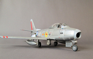 Сборная модель 1/48 North-American F-86A Sabre Advanced kit (Clear Prop)