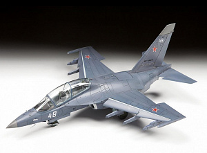 Сборная модель 1/48 Российский легкий штурмовик Як-130 (Zvezda)