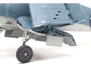 Сборная модель 1/32 Vought F4U-1 Corsair Bird Cage (Tamiya)