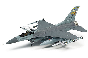Сборная модель 1/72 Lockheed-Martin F-16CJ Fighting Falcon Block 50 (Tamiya)