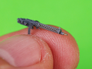 Дополнения из смолы 1/72 Spandau LMG 08/15 (2 pcs) (укороченная рукоятка)