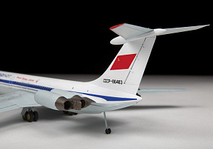 Сборная модель 1/144 Советский пассажирский авиалайнер Ил-62М (Zvezda)